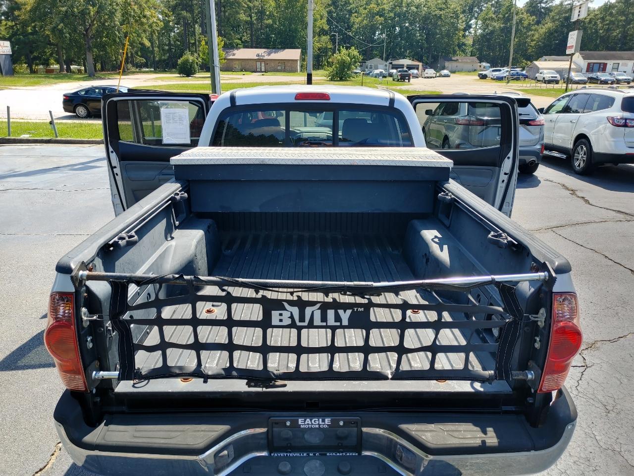 Toyota Tacoma photo 18