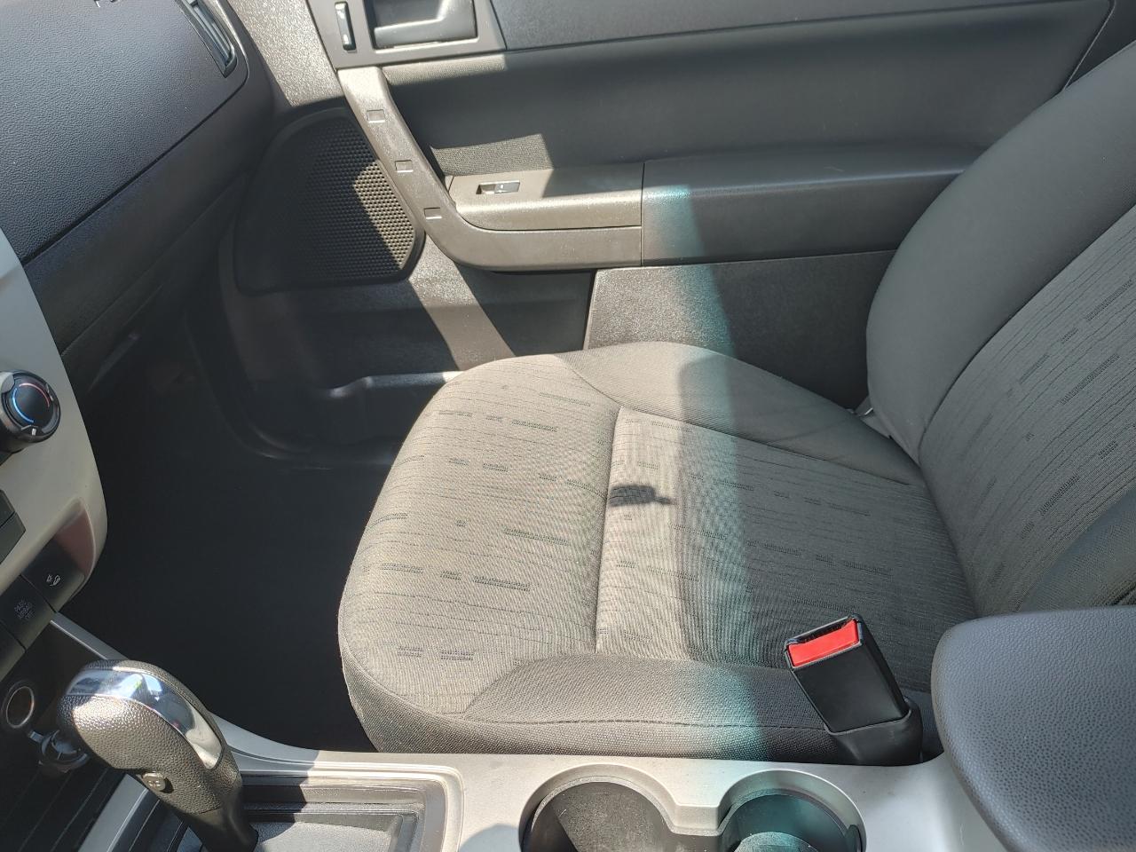 Ford Focus 2dr Cpe SE 2009