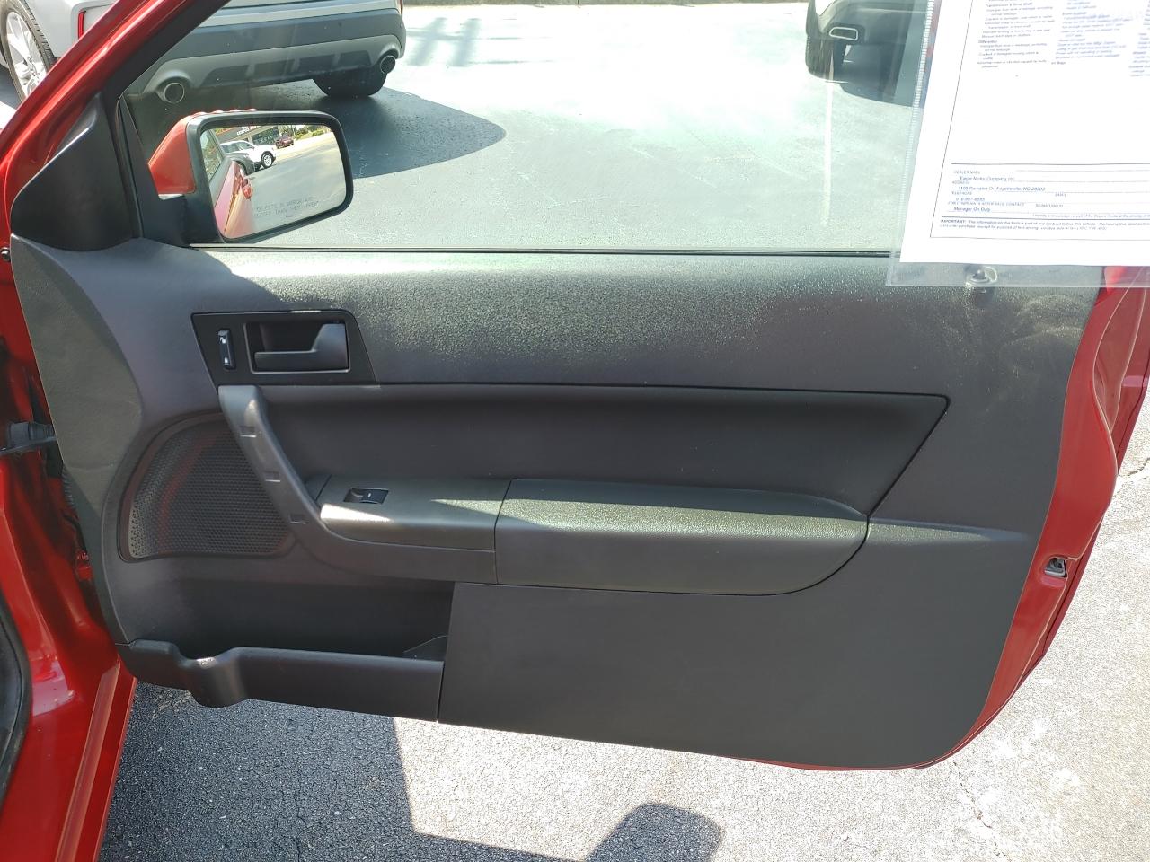 Ford Focus 2dr Cpe SE 2009