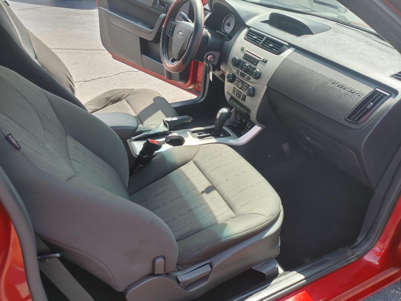 Ford Focus 2dr Cpe SE 2009