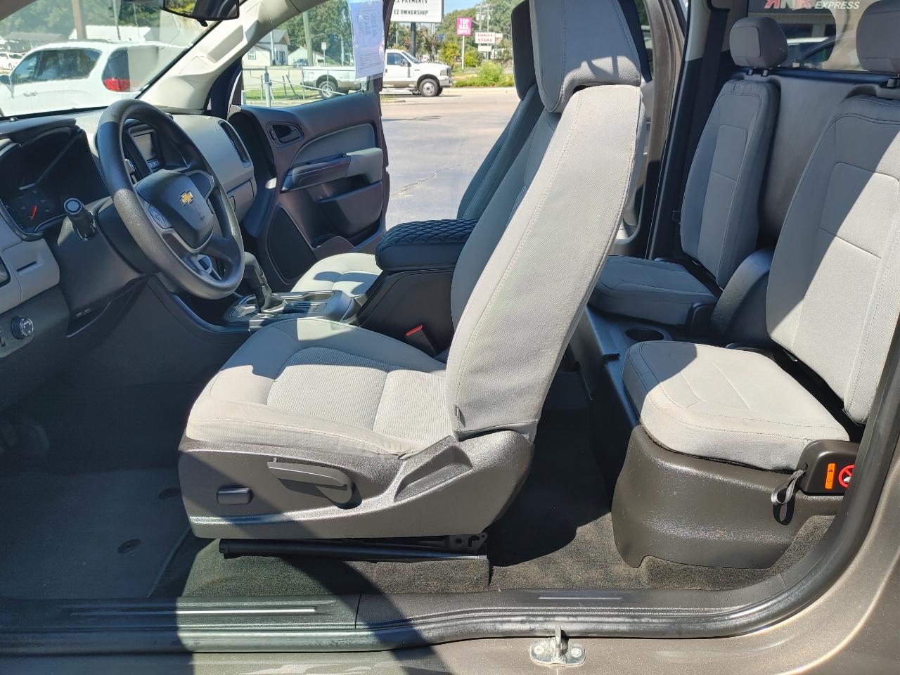 Chevrolet Colorado 2WD Ext Cab 128.3" WT 2015