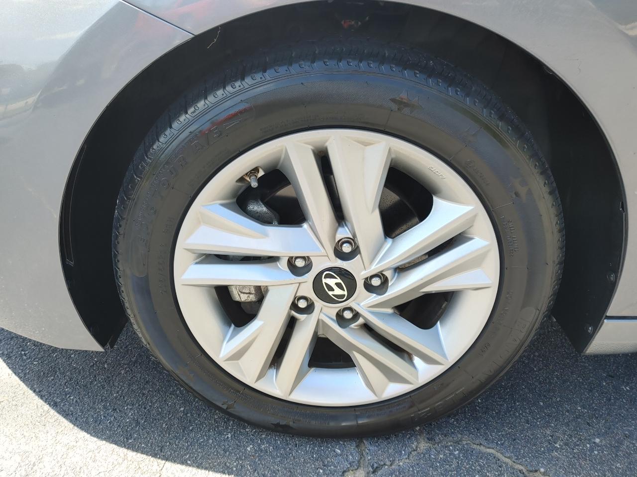 Hyundai Elantra SEL 2019