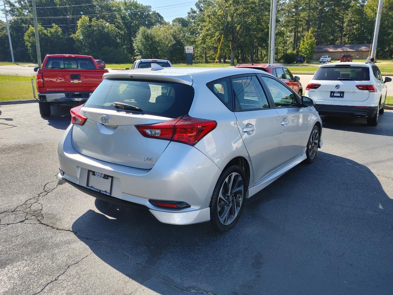 Scion iM 4D Hatchback 2016