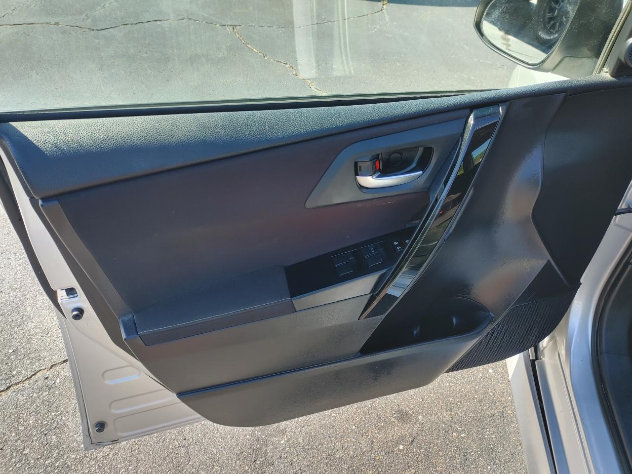 Scion iM 4D Hatchback 2016