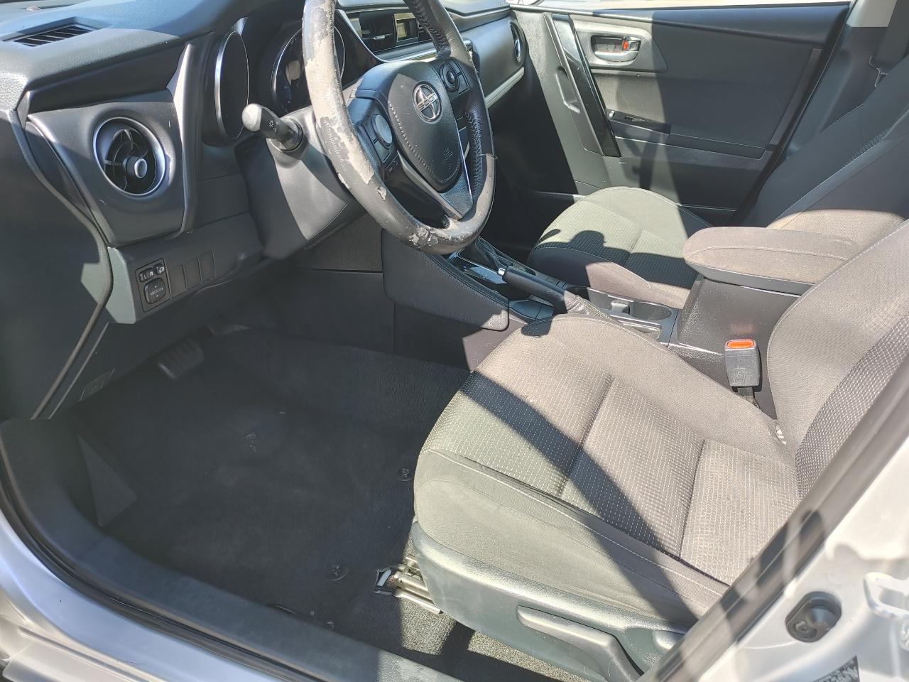 Scion iM 4D Hatchback 2016
