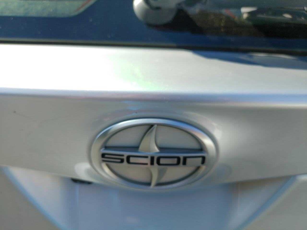 Scion iM 4D Hatchback 2016