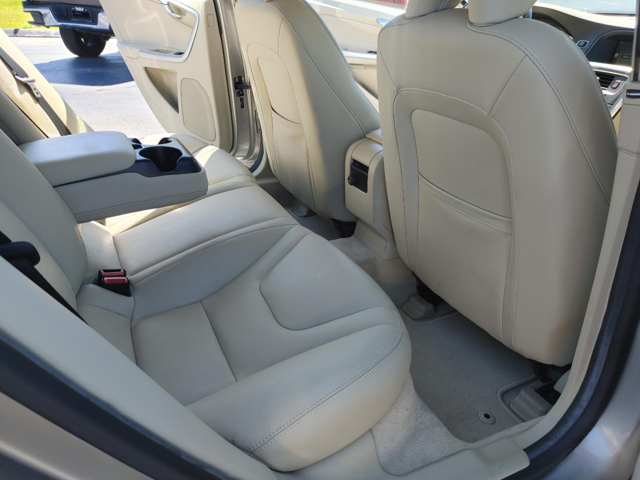 Volvo S60 2015.5 4dr Sdn T5 Drive-E Premier FWD 2015