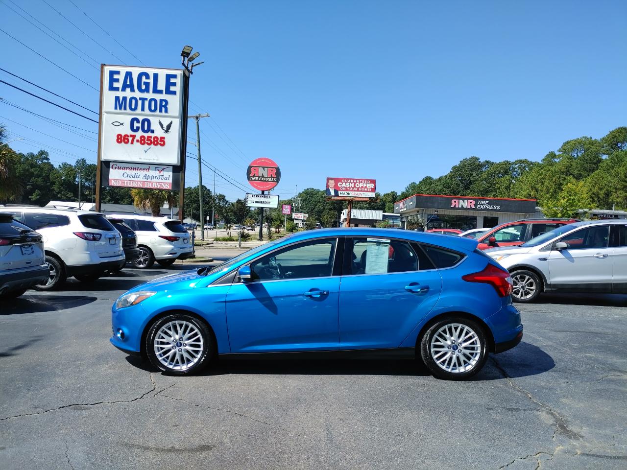 Ford Focus Titanium 4D Hatchback 2014