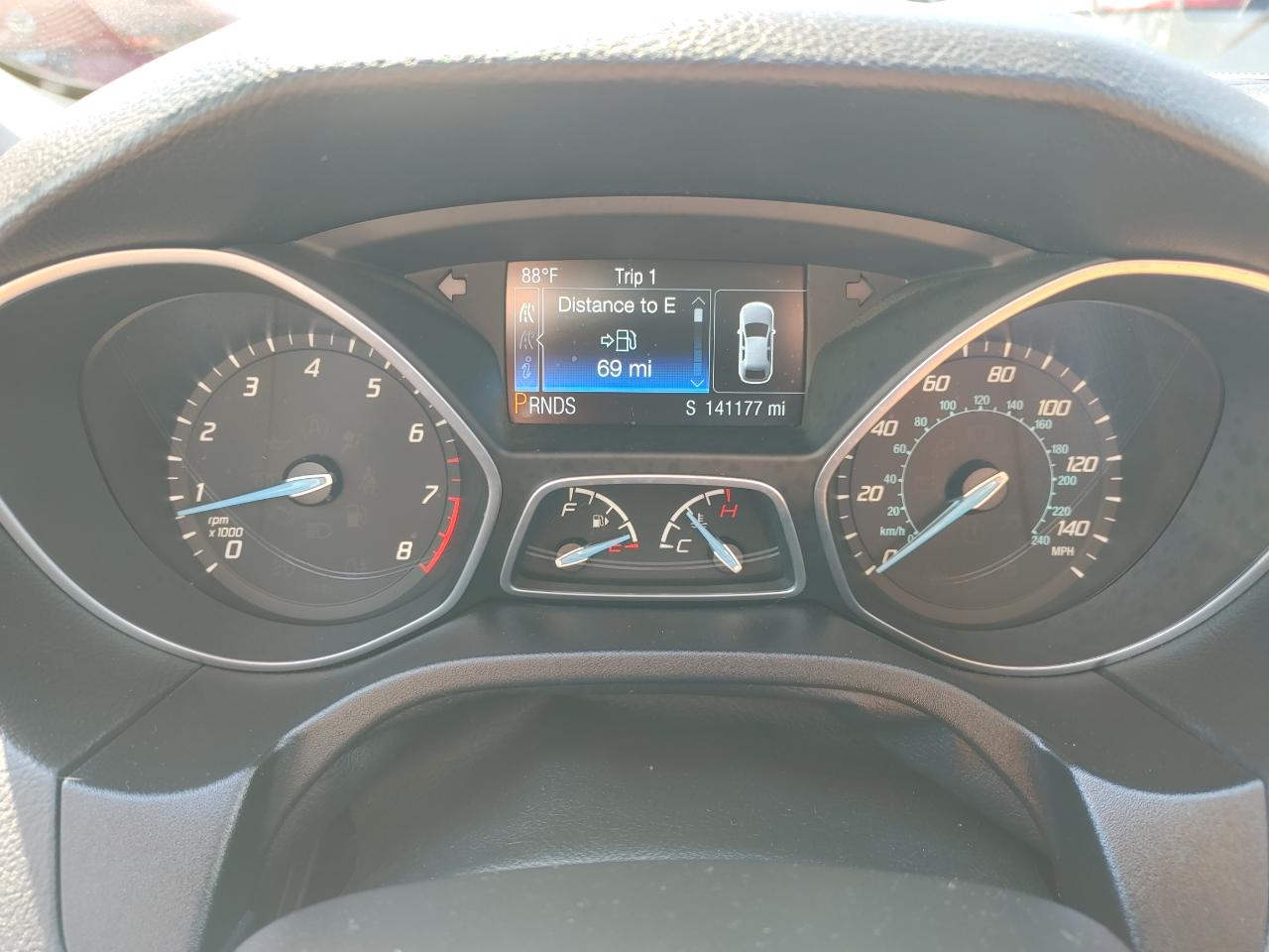 Ford Focus Titanium 4D Hatchback 2014