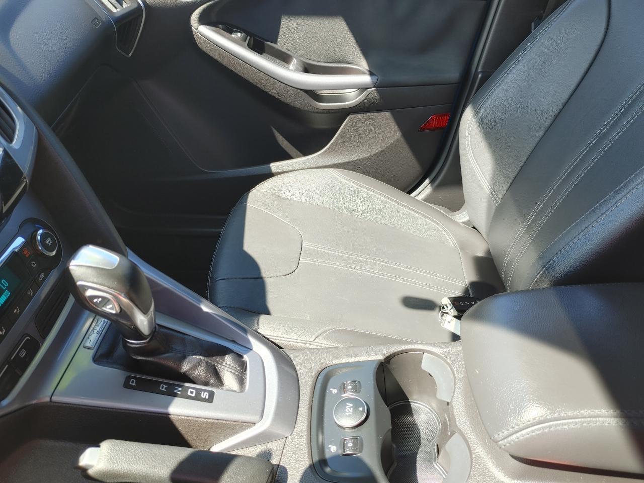 Ford Focus Titanium 4D Hatchback 2014