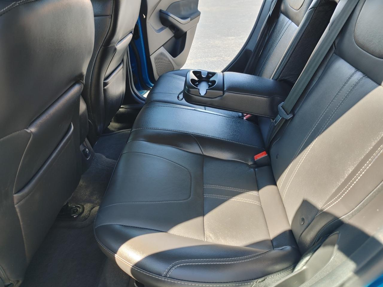 Ford Focus Titanium 4D Hatchback 2014