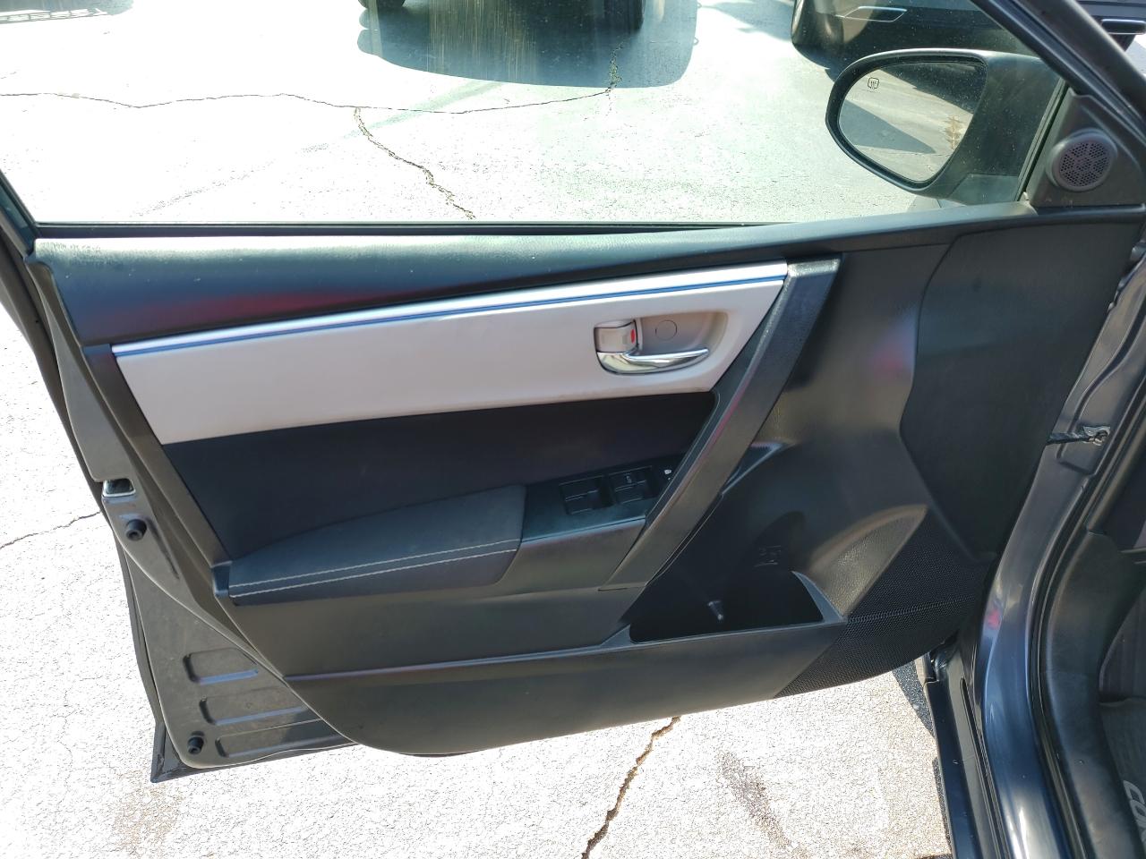Toyota Corolla LE 2015