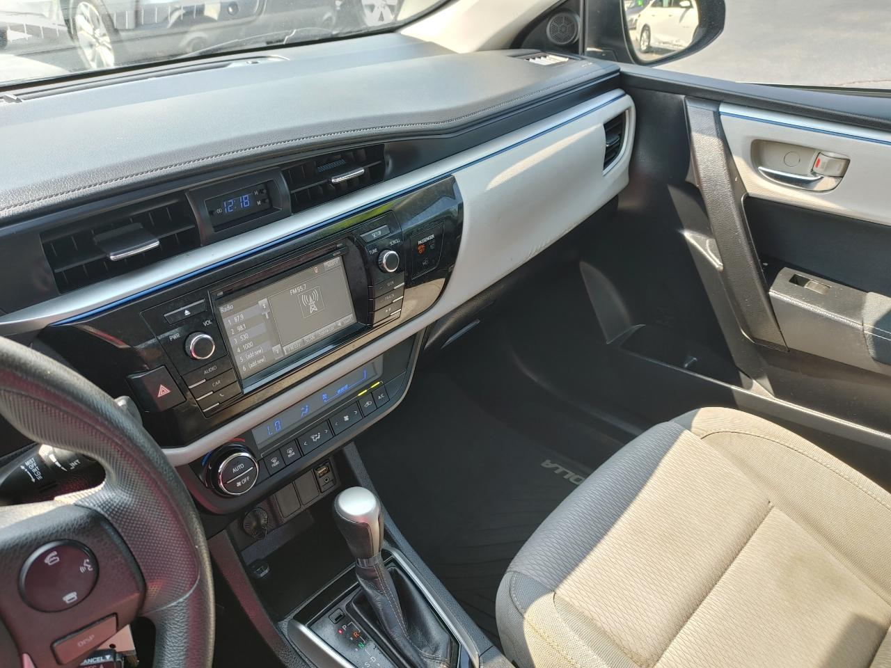 Toyota Corolla LE 2015