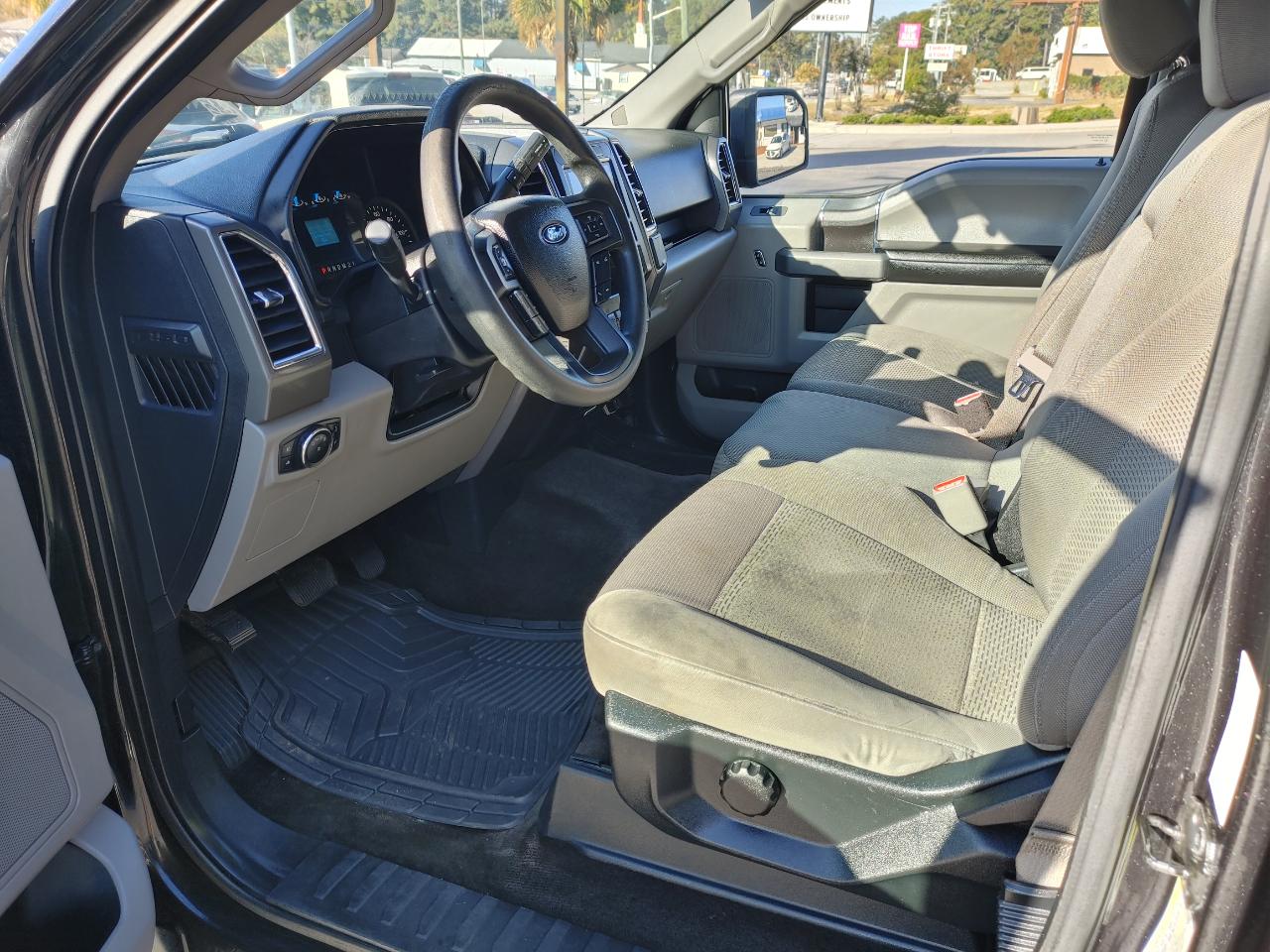 Ford F-150 XLT SuperCrew Short Box 2WD 2015