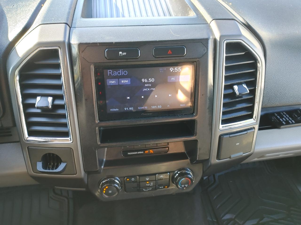 Ford F-150 XLT SuperCrew Short Box 2WD 2015