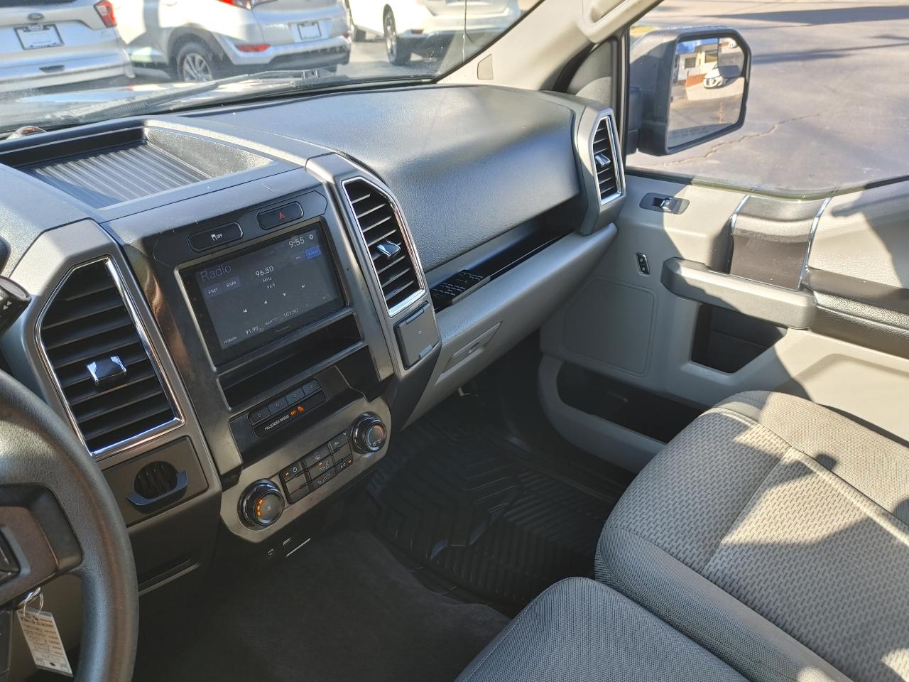 Ford F-150 XLT SuperCrew Short Box 2WD 2015
