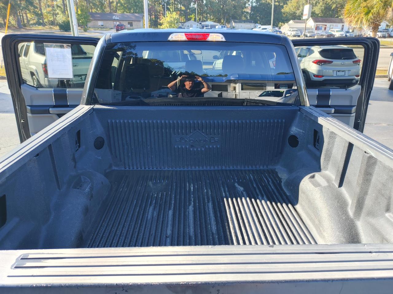 Ford F-150 XLT SuperCrew Short Box 2WD 2015