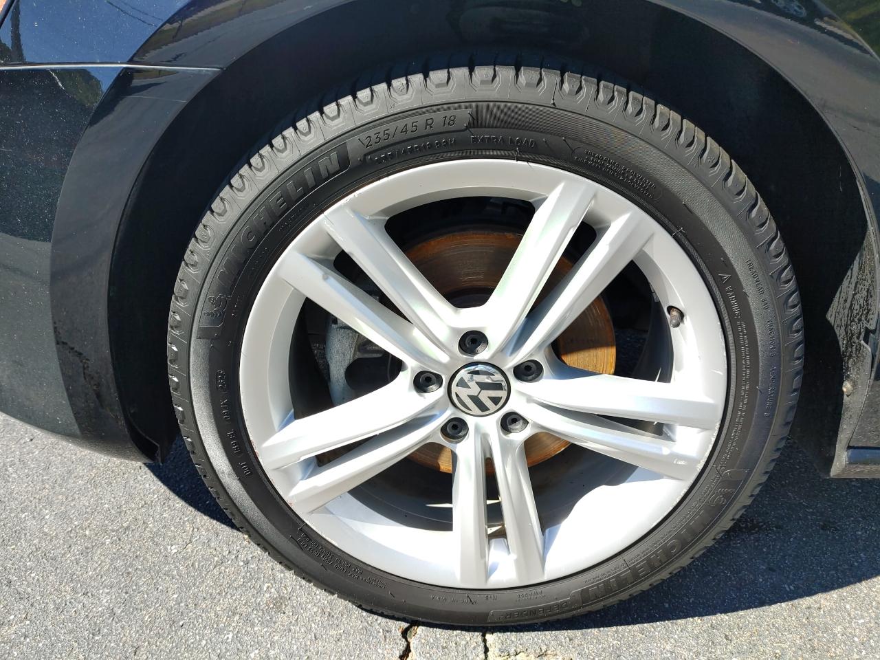 Volkswagen Passat 1.8T SE AT 2014