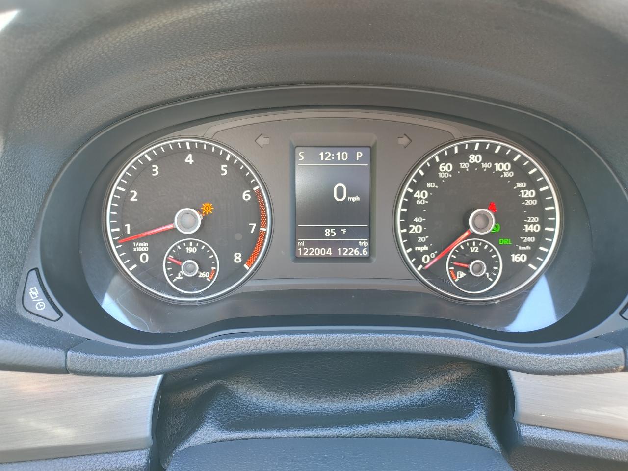 Volkswagen Passat 1.8T SE AT 2014