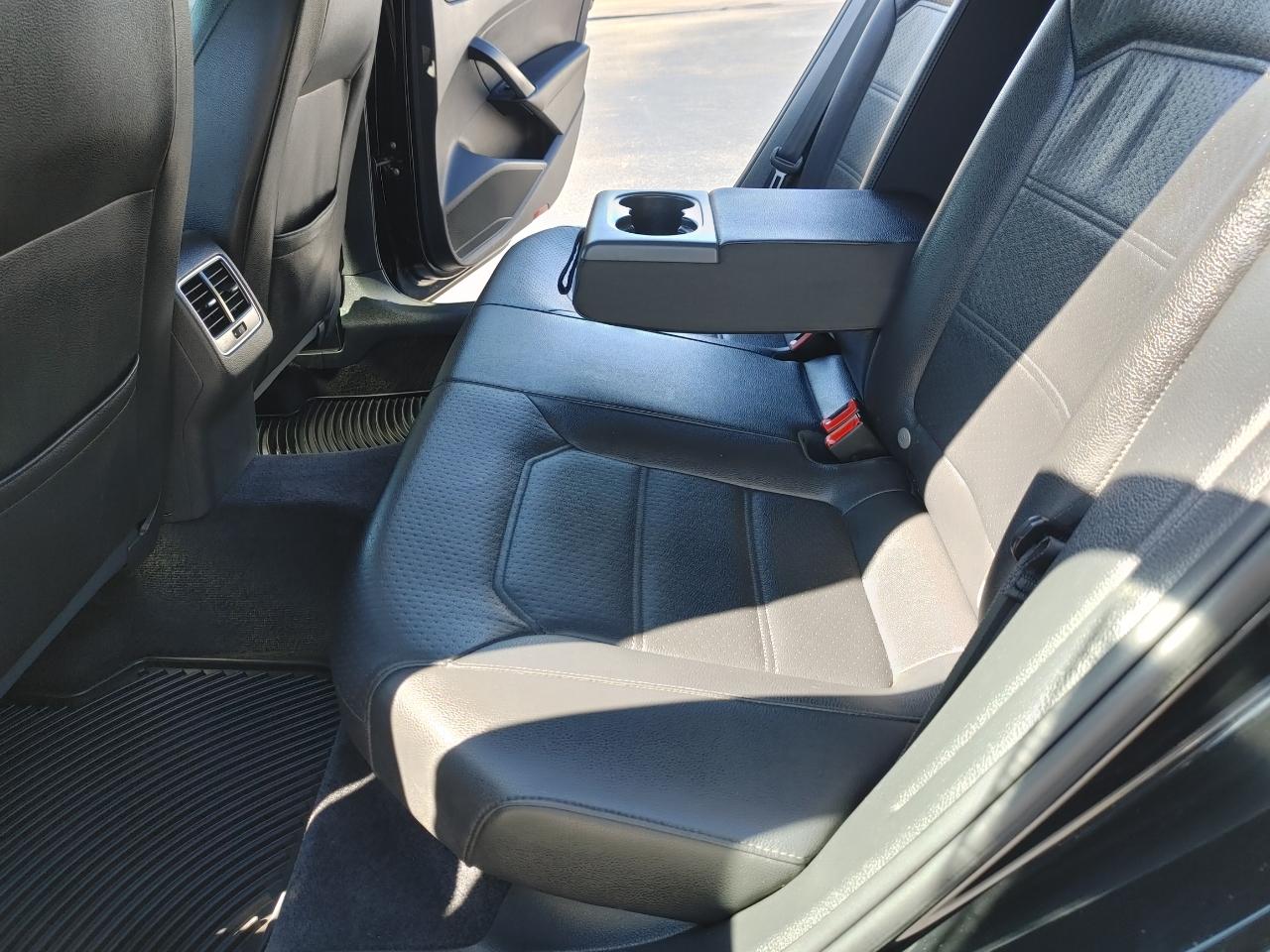 Volkswagen Passat 1.8T SE AT 2014