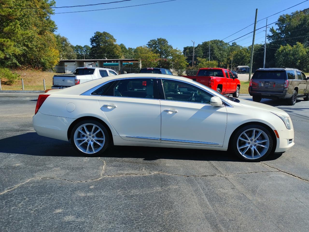 Cadillac XTS Premium FWD 2013