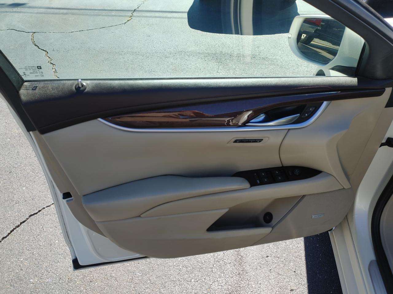 Cadillac XTS Premium FWD 2013