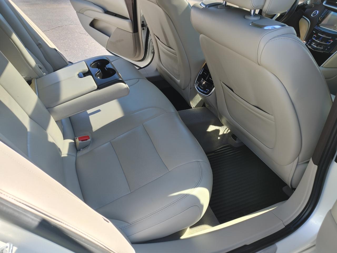 Cadillac XTS Premium FWD 2013