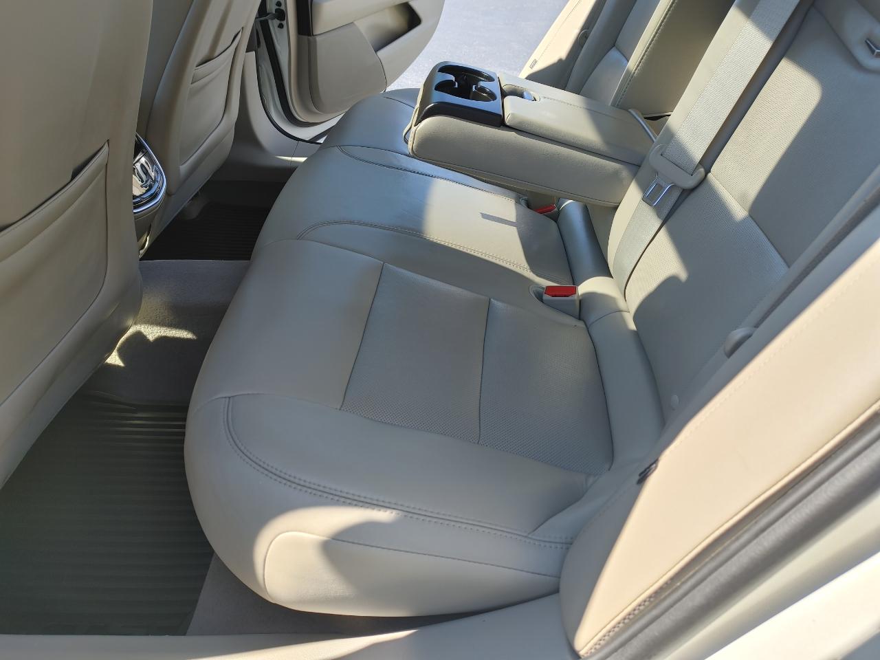 Cadillac XTS Premium FWD 2013