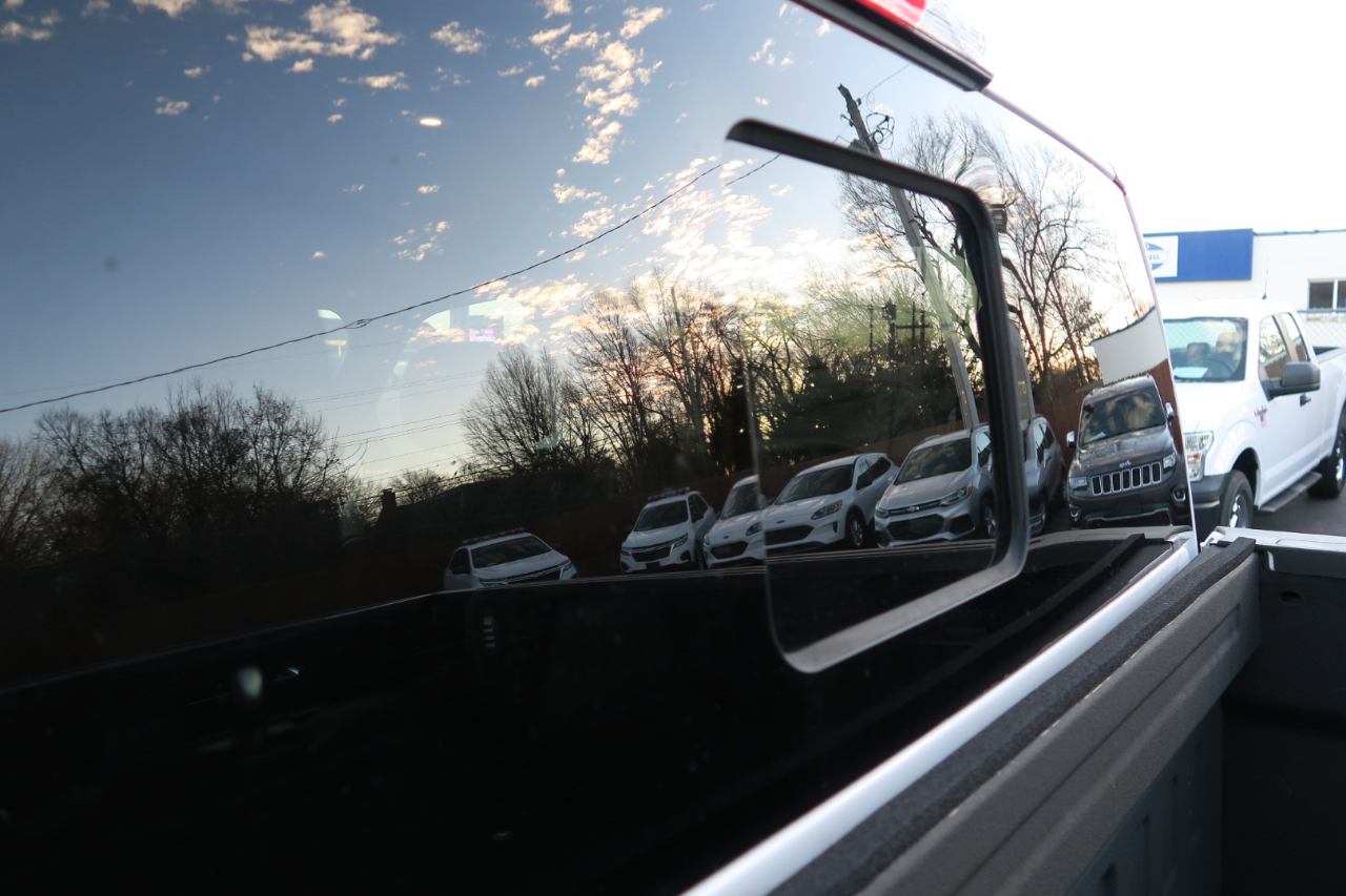 Ford F-150 SuperCrew Crew Cab 139" Lariat 2018