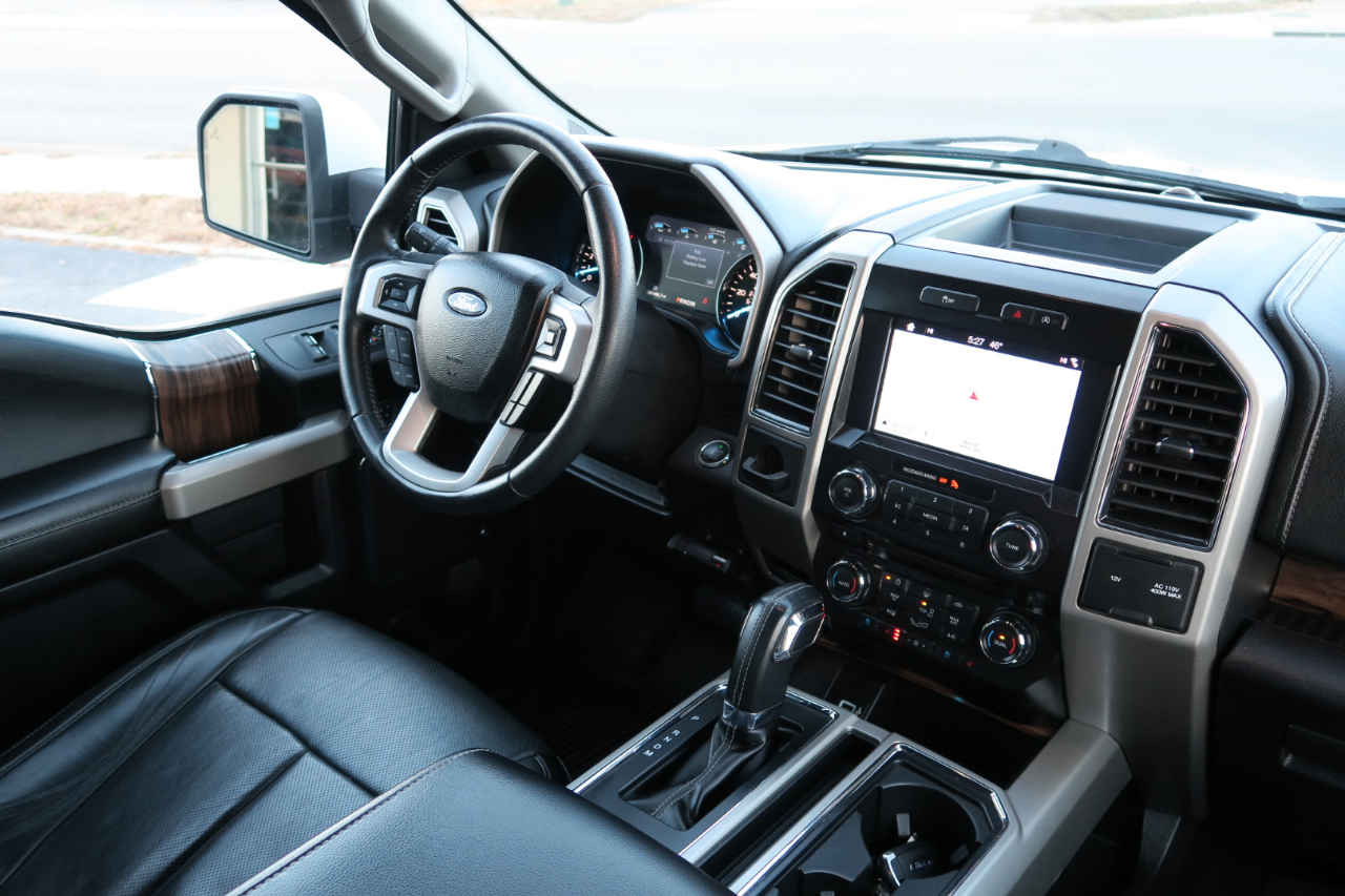 Ford F-150 SuperCrew Crew Cab 139" Lariat 2018