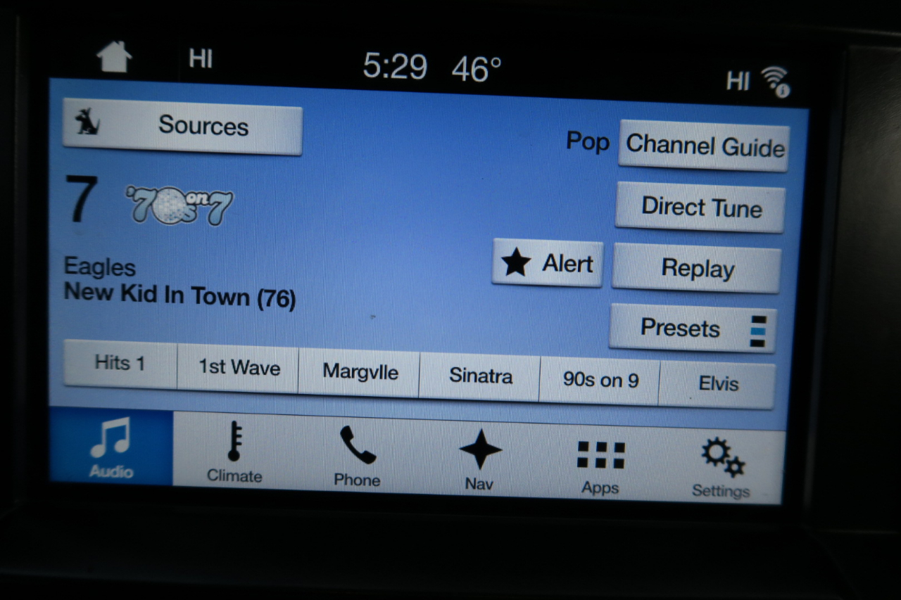 Ford F-150 SuperCrew Crew Cab 139" Lariat 2018