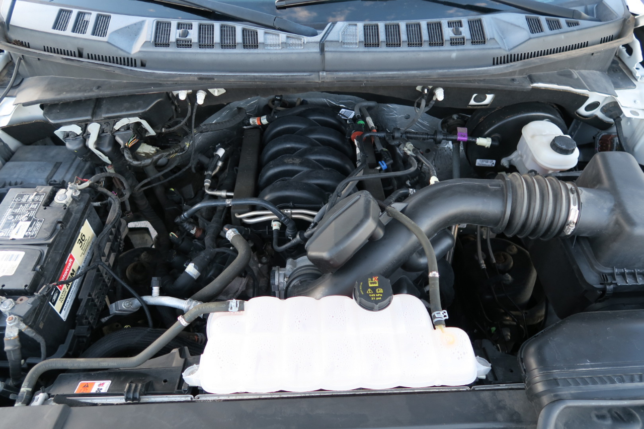 Ford F-150 SuperCrew Crew Cab 139" Lariat 2018