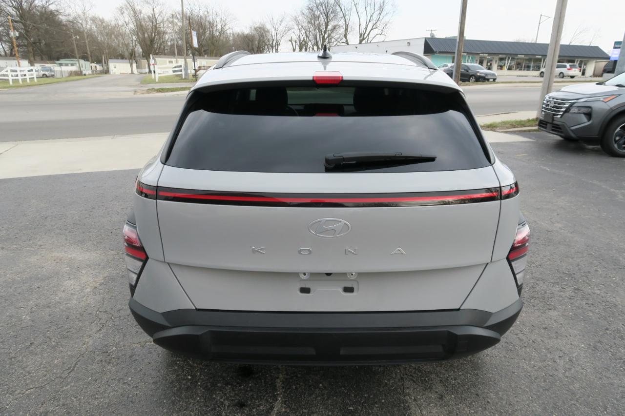 Hyundai Kona SEL FWD 2025