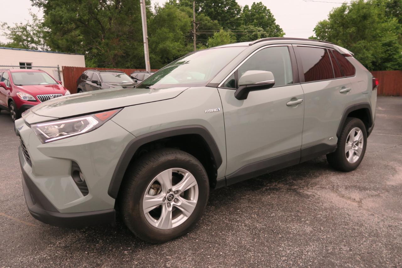 Toyota RAV4 Hybrid XLE 4D SUV AWD 2021