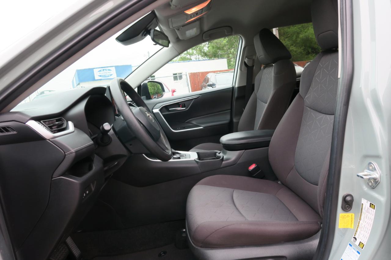 Toyota RAV4 Hybrid XLE 4D SUV AWD 2021
