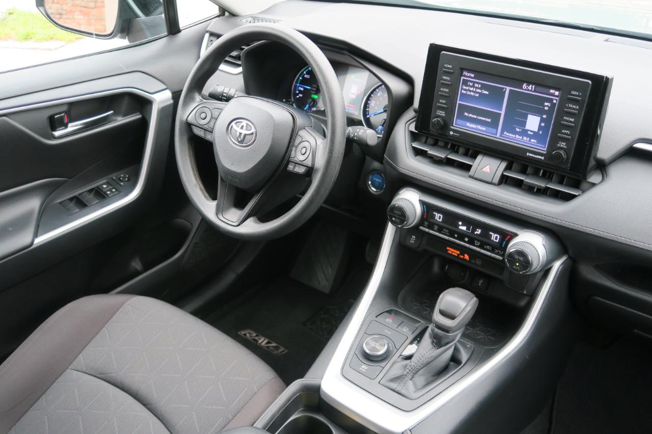 Toyota RAV4 Hybrid XLE 4D SUV AWD 2021