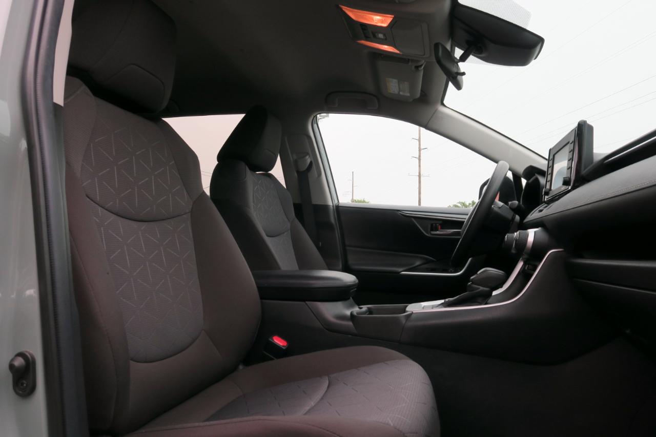 Toyota RAV4 Hybrid XLE 4D SUV AWD 2021