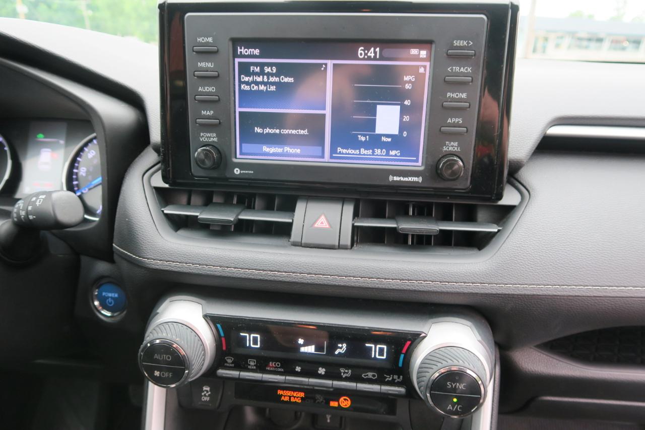 Toyota RAV4 Hybrid XLE 4D SUV AWD 2021