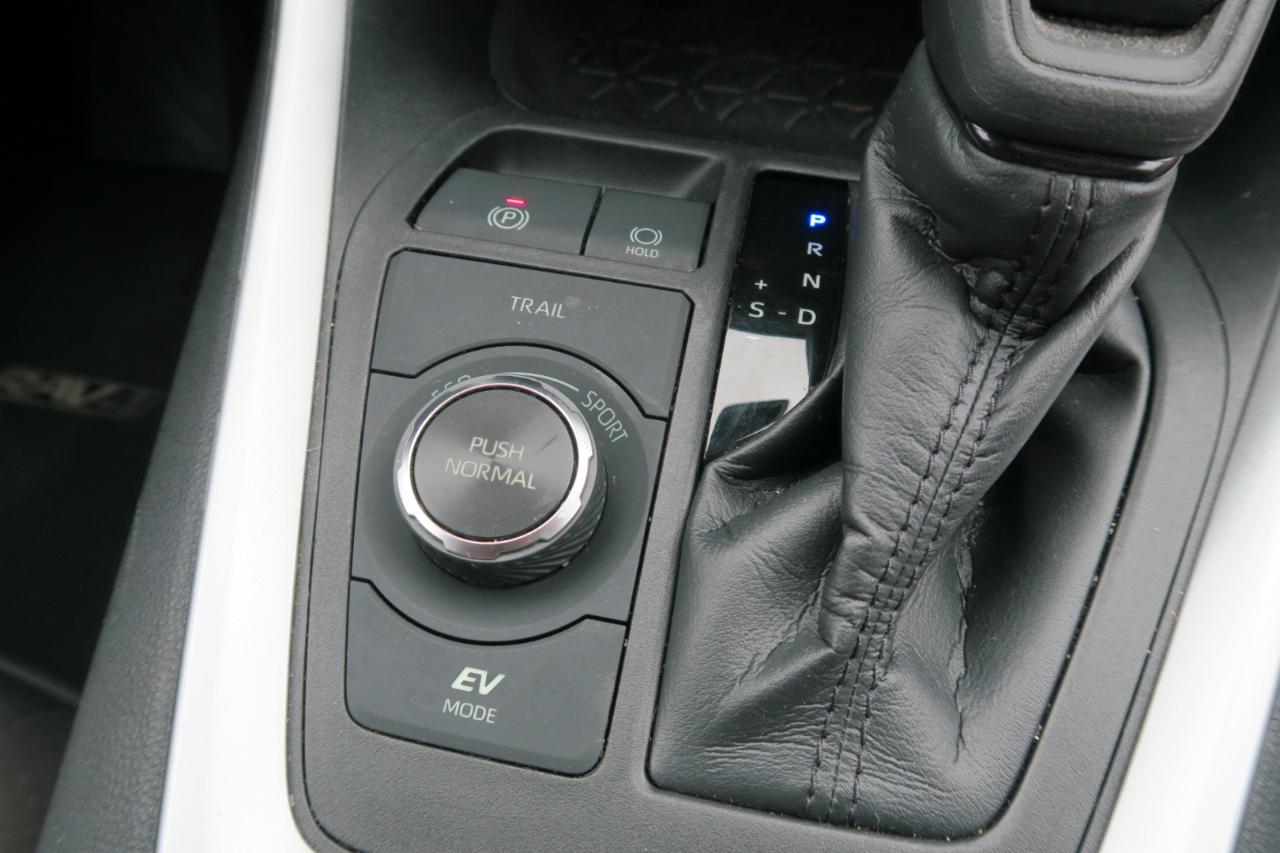 Toyota RAV4 Hybrid XLE 4D SUV AWD 2021