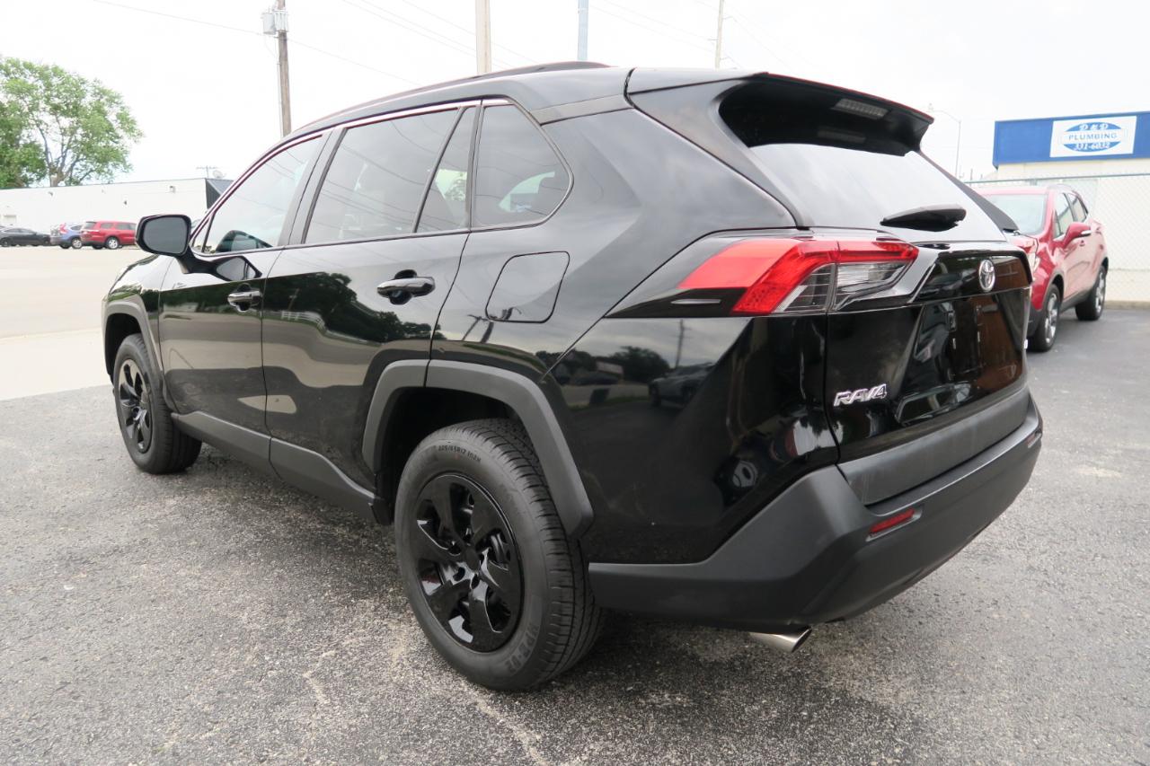 Toyota RAV4 LE FWD 2020