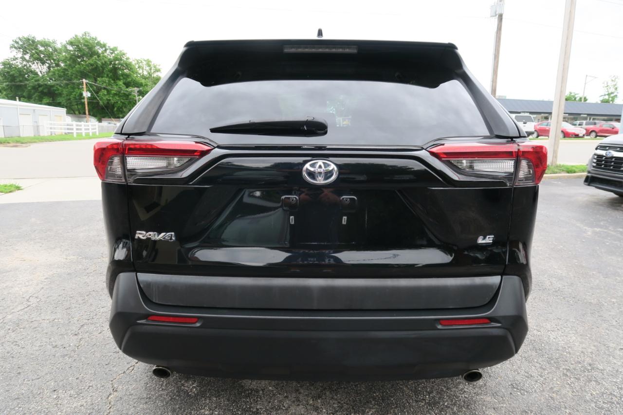 Toyota RAV4 LE FWD 2020