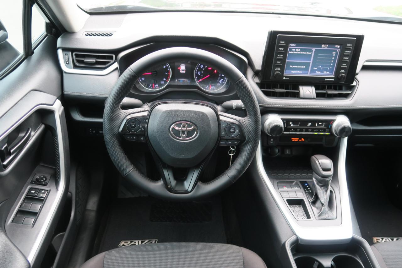Toyota RAV4 LE FWD 2020