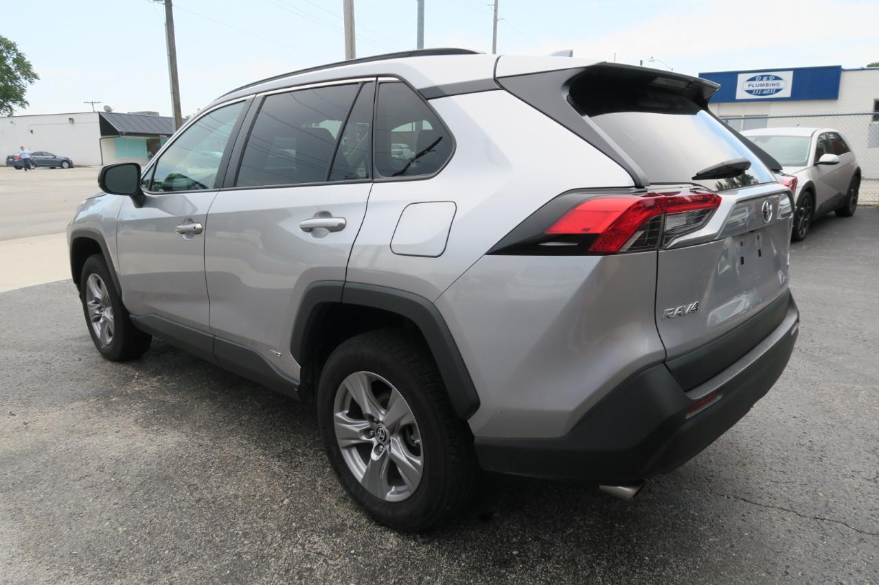 Toyota RAV4 Hybrid LE AWD (Natl) 2023