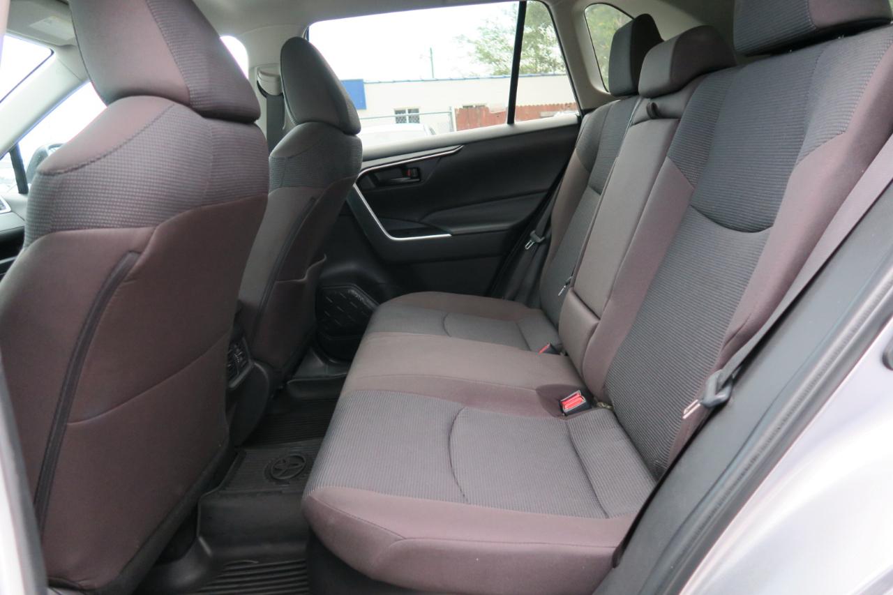 Toyota RAV4 Hybrid LE AWD (Natl) 2023