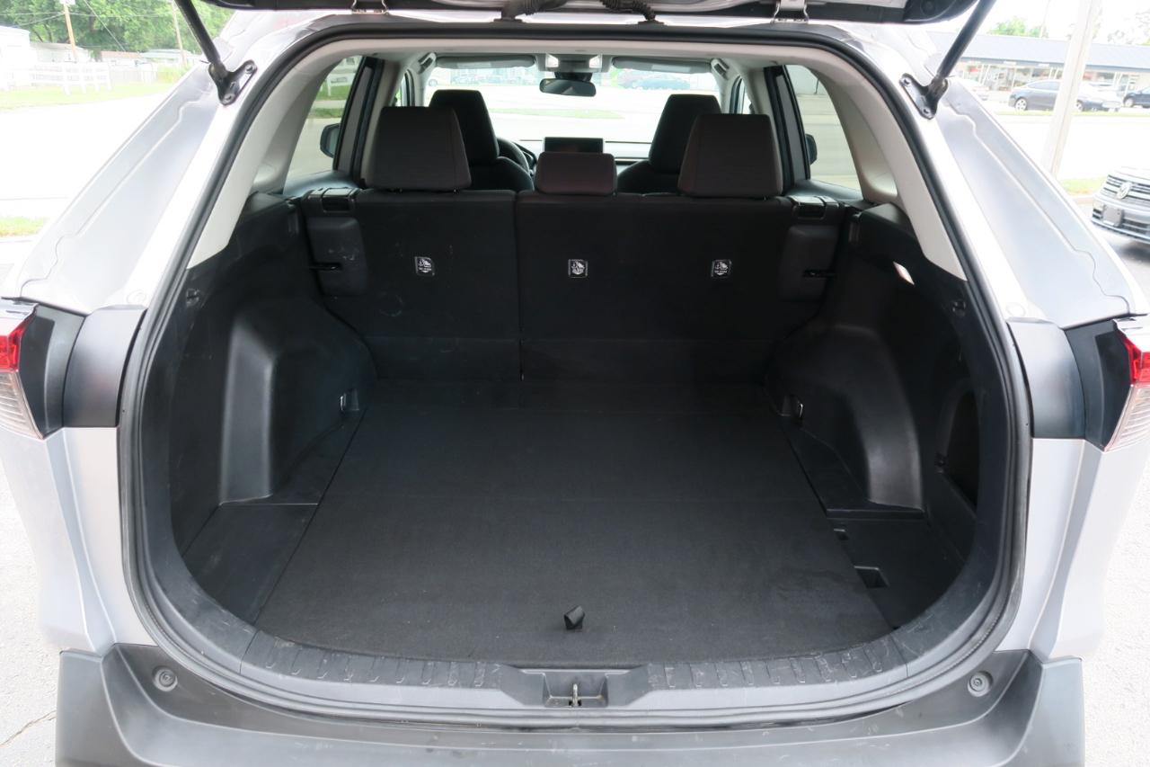 Toyota RAV4 Hybrid LE AWD (Natl) 2023