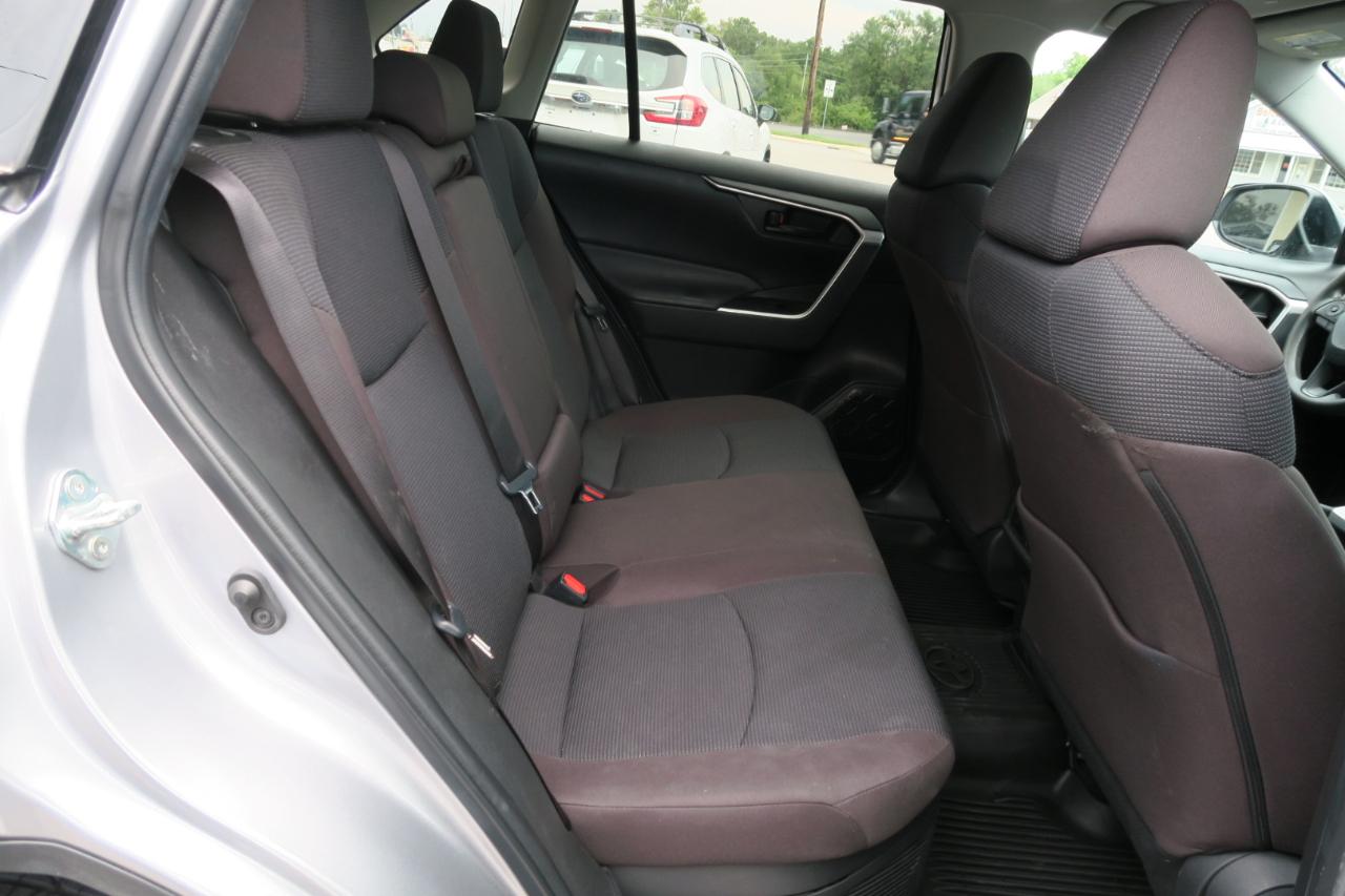 Toyota RAV4 Hybrid LE AWD (Natl) 2023
