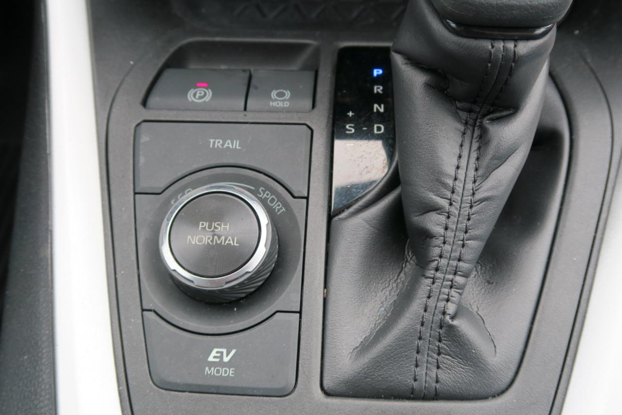Toyota RAV4 Hybrid LE AWD (Natl) 2023