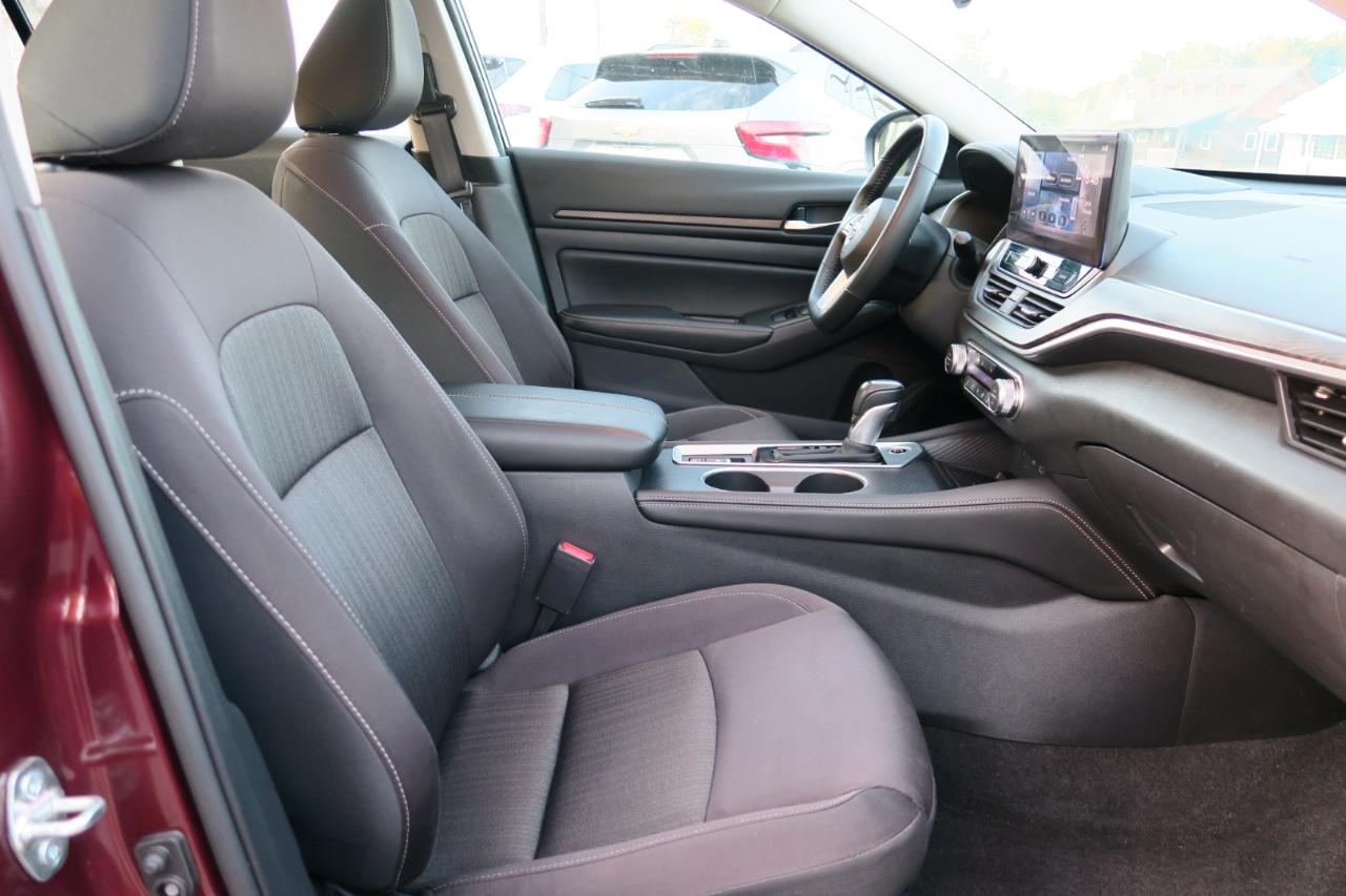 Nissan Altima  2025