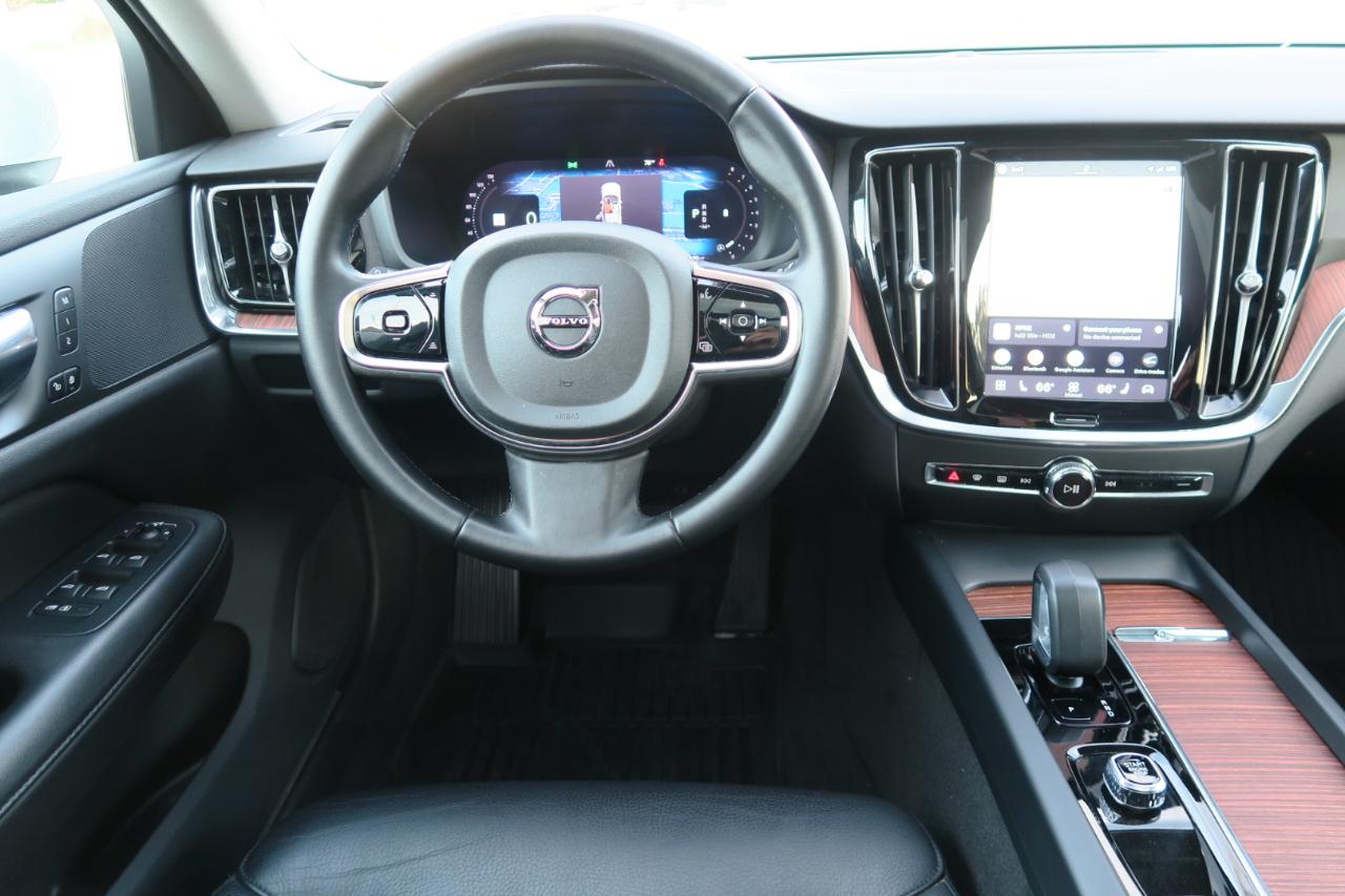 Volvo V60 Cross Country B5 AWD Plus 2025