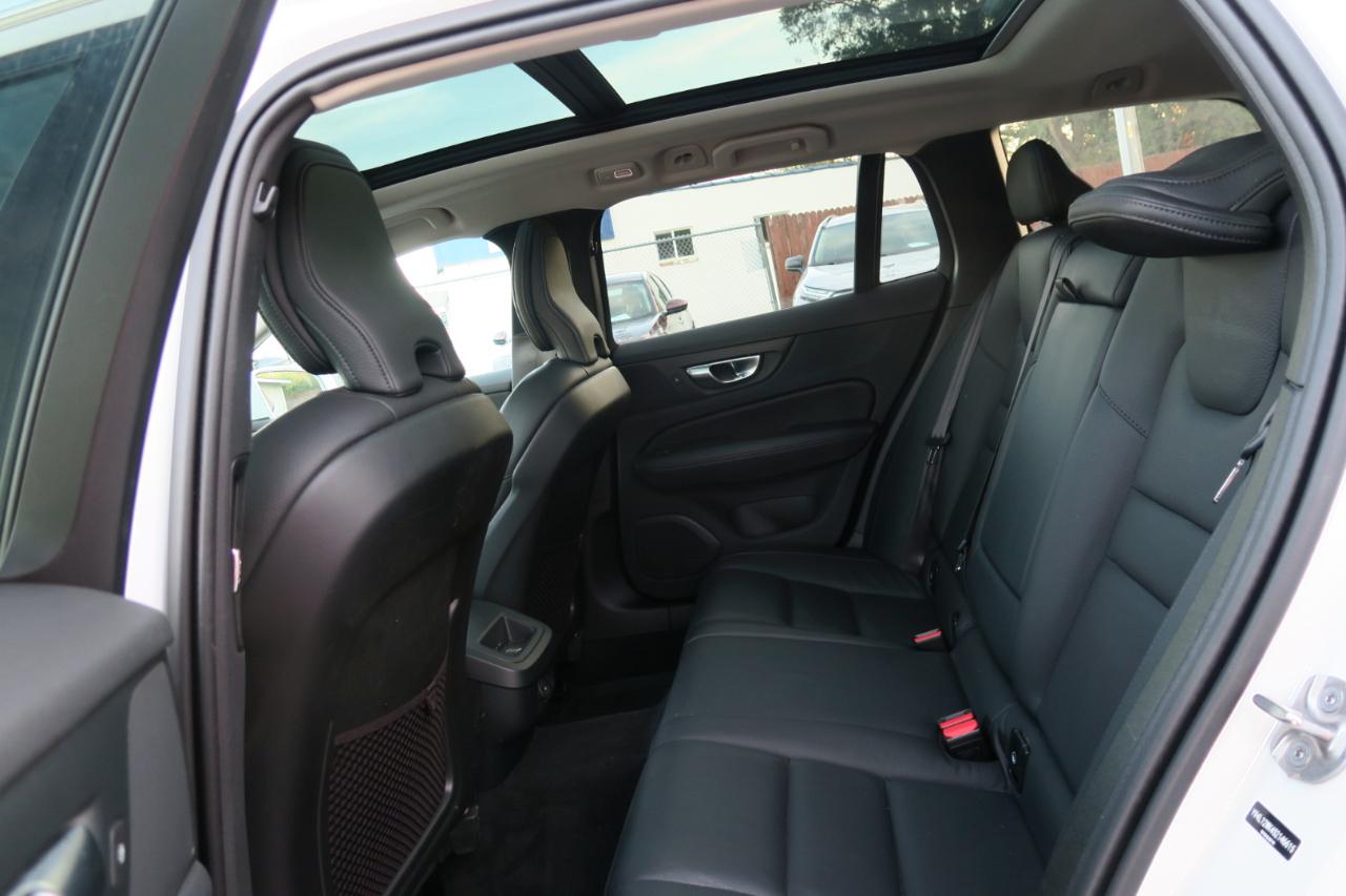 Volvo V60 Cross Country B5 AWD Plus 2025
